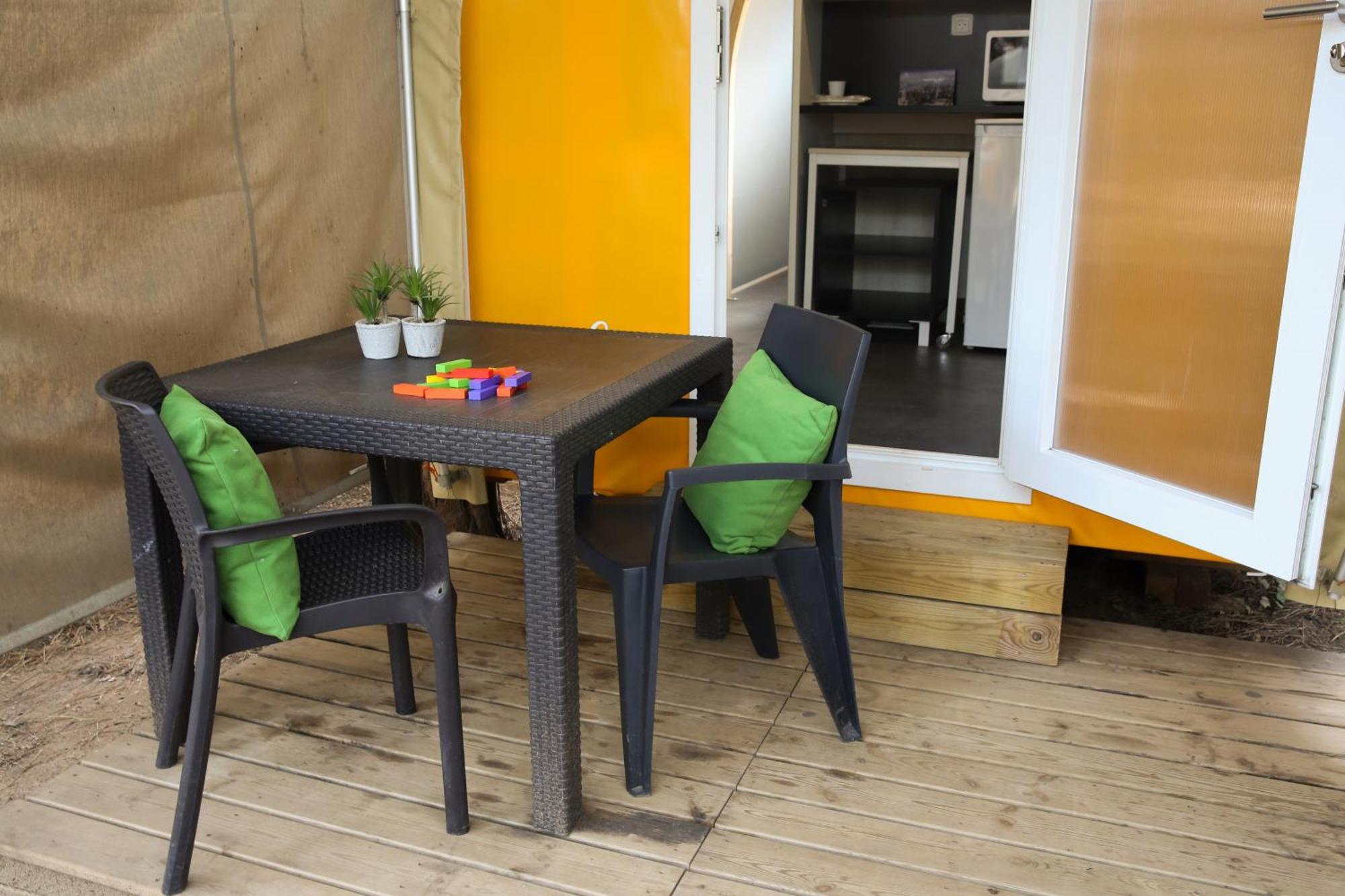 Camping 3 Estrellas Gava Bilik gambar