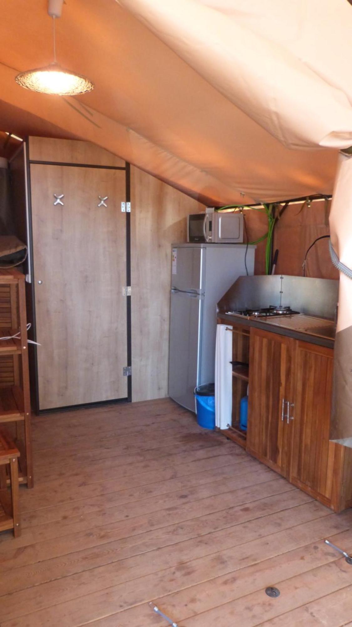 Camping 3 Estrellas Gava Luaran gambar