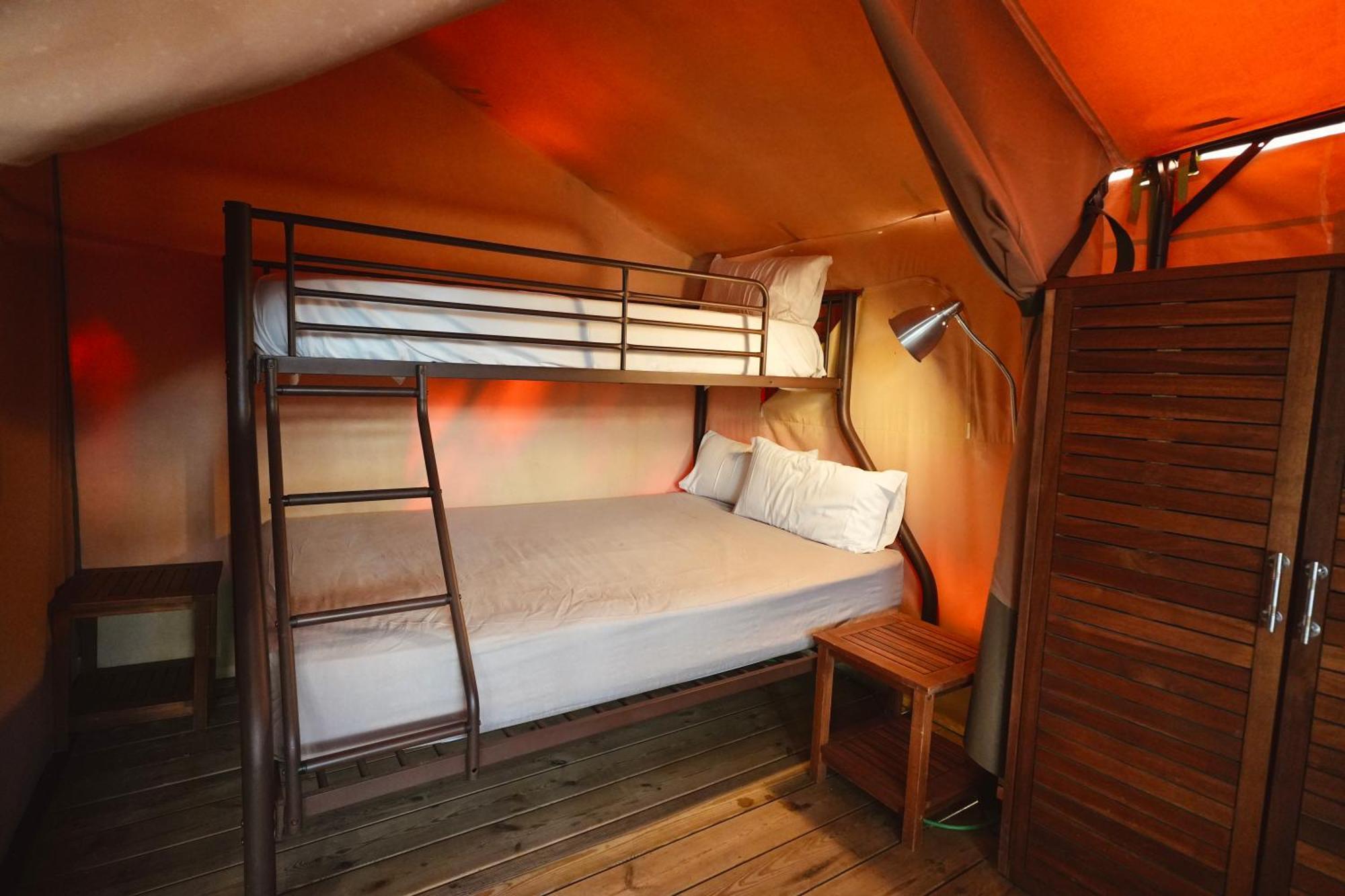 Camping 3 Estrellas Gava Luaran gambar